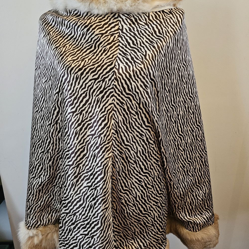 Reversible Fur Trimmed Poncho - Picture 5 of 6